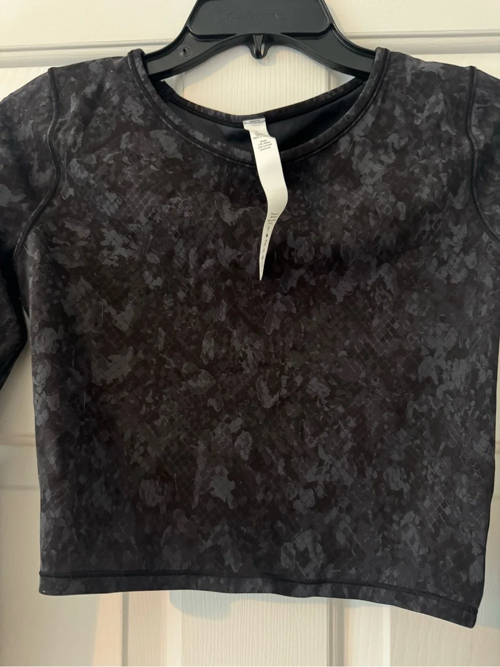 LULULEMON Women's Black Long-Sleeve Cropped Top